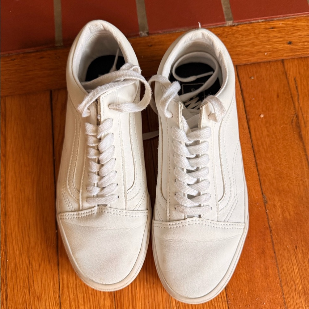 Vans White Sneakers Low-Top Minimalist Design